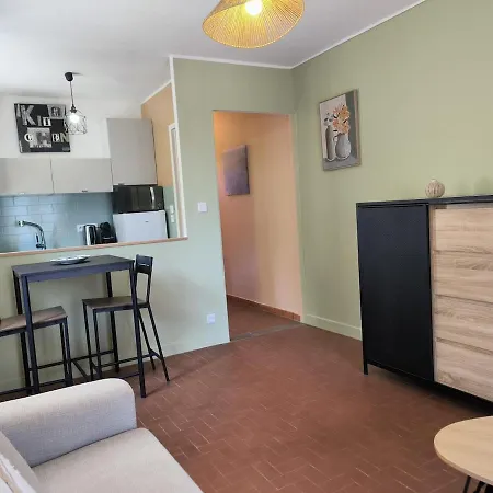 Appartement Renove, Clim, Wifi, Parking Proche