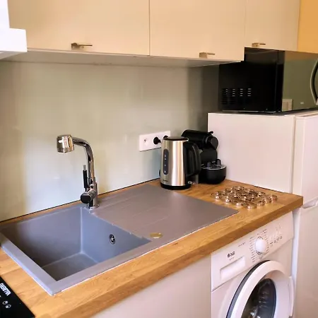 Renove, Clim, Wifi, Parking Proche Appartement